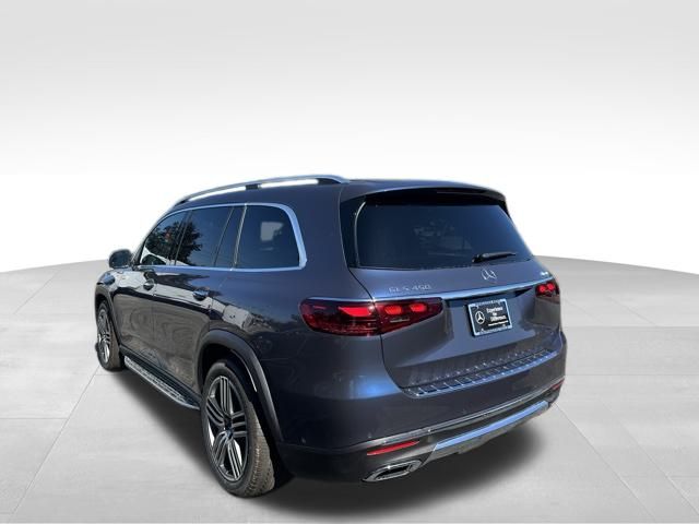 2026 Mercedes Benz GLS 450 4MATIC photo 3