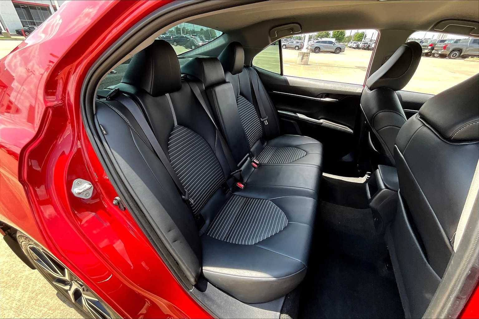 2023 Toyota Camry SE photo 19