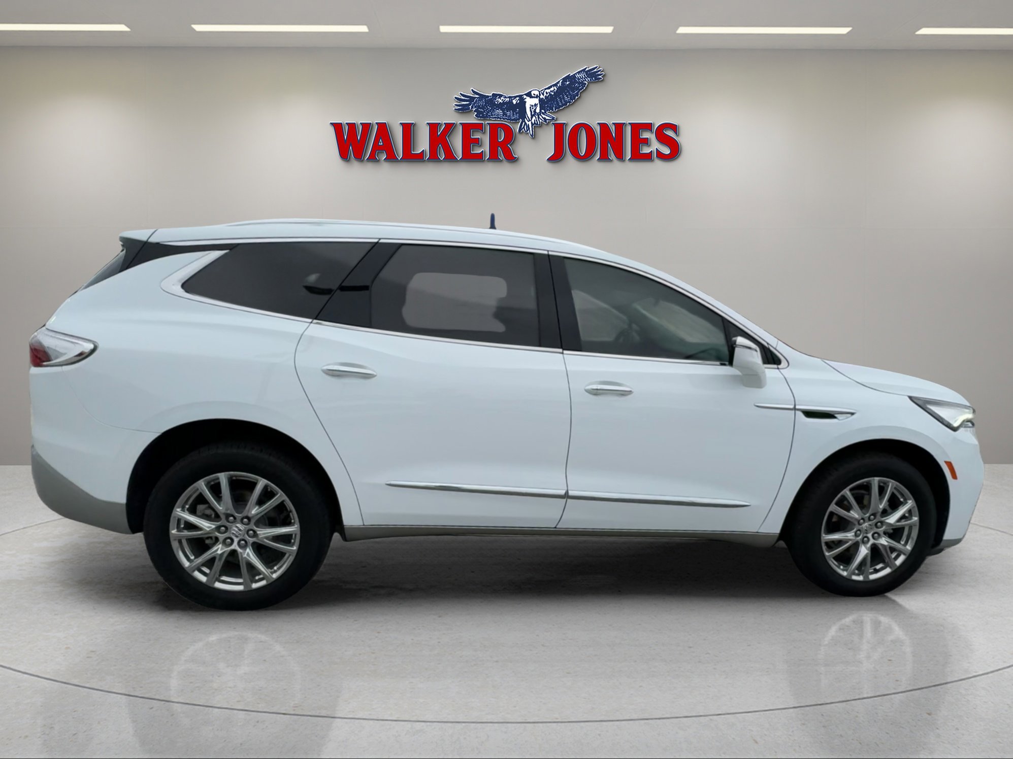 2024 Buick Enclave Essence photo 2