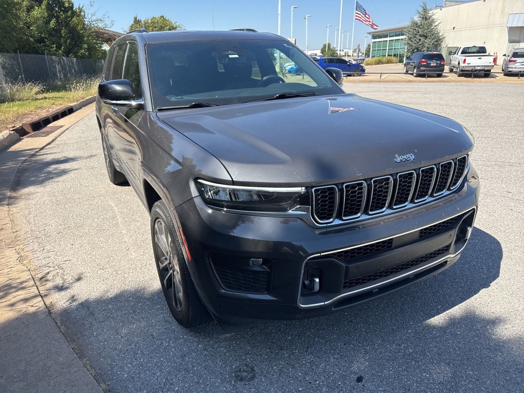 2021 Jeep Grand Cherokee Overland photo 3