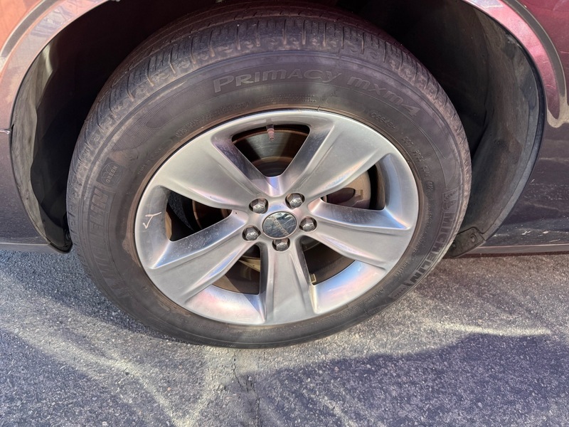 2021 Dodge Challenger SXT photo 2