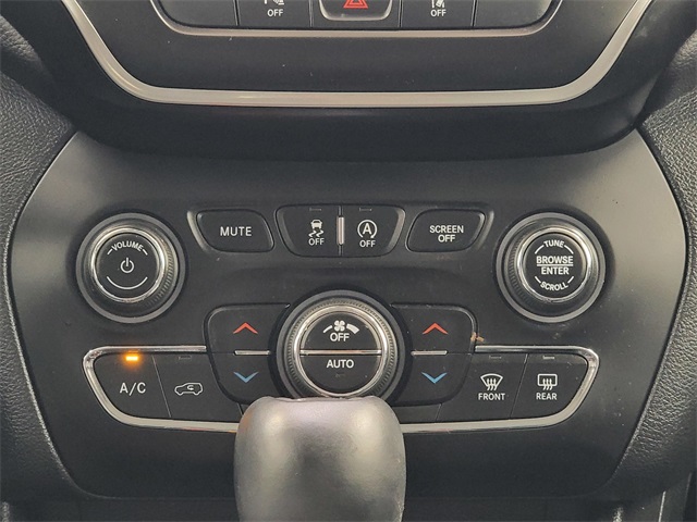 2021 Jeep Cherokee Latitude Lux photo 24