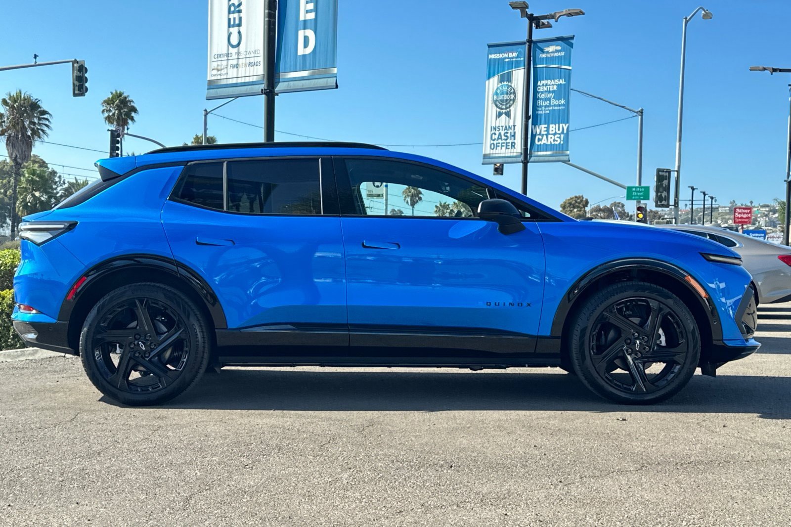 2025 Chevrolet Equinox RS photo 2