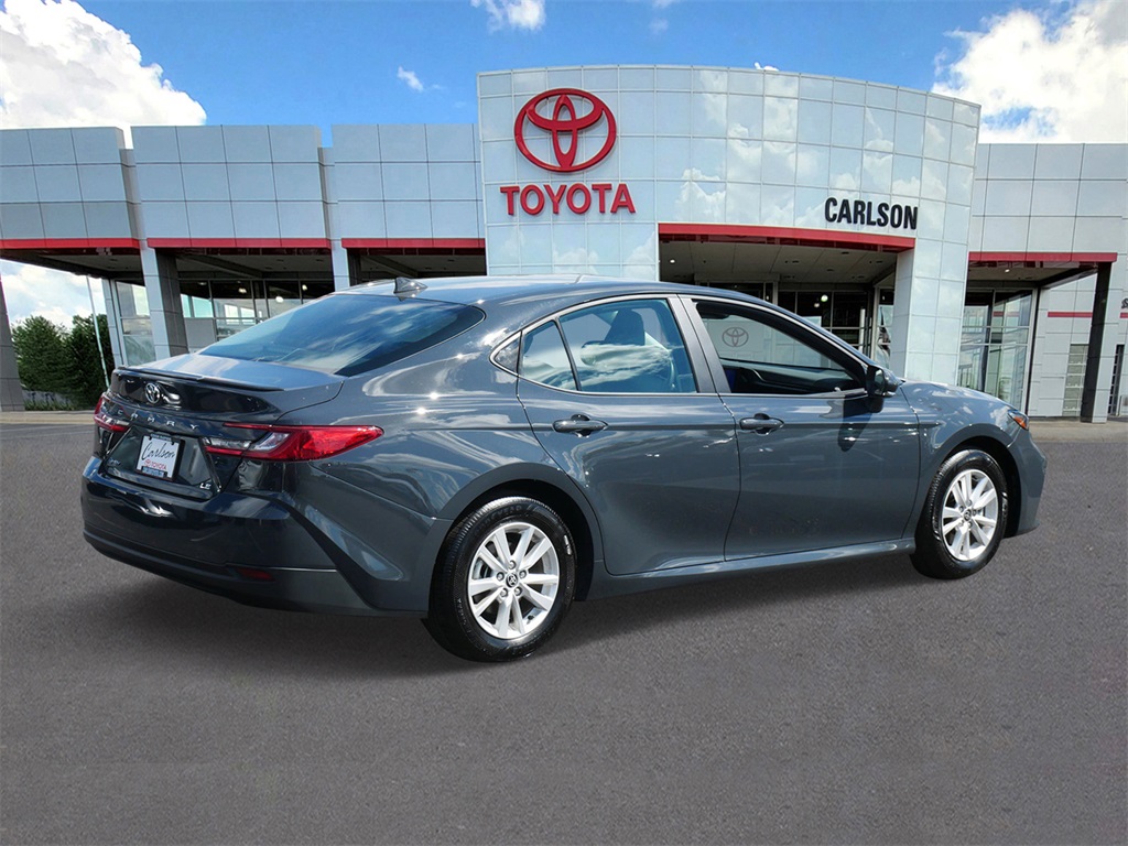 2025 Toyota Camry LE photo 4