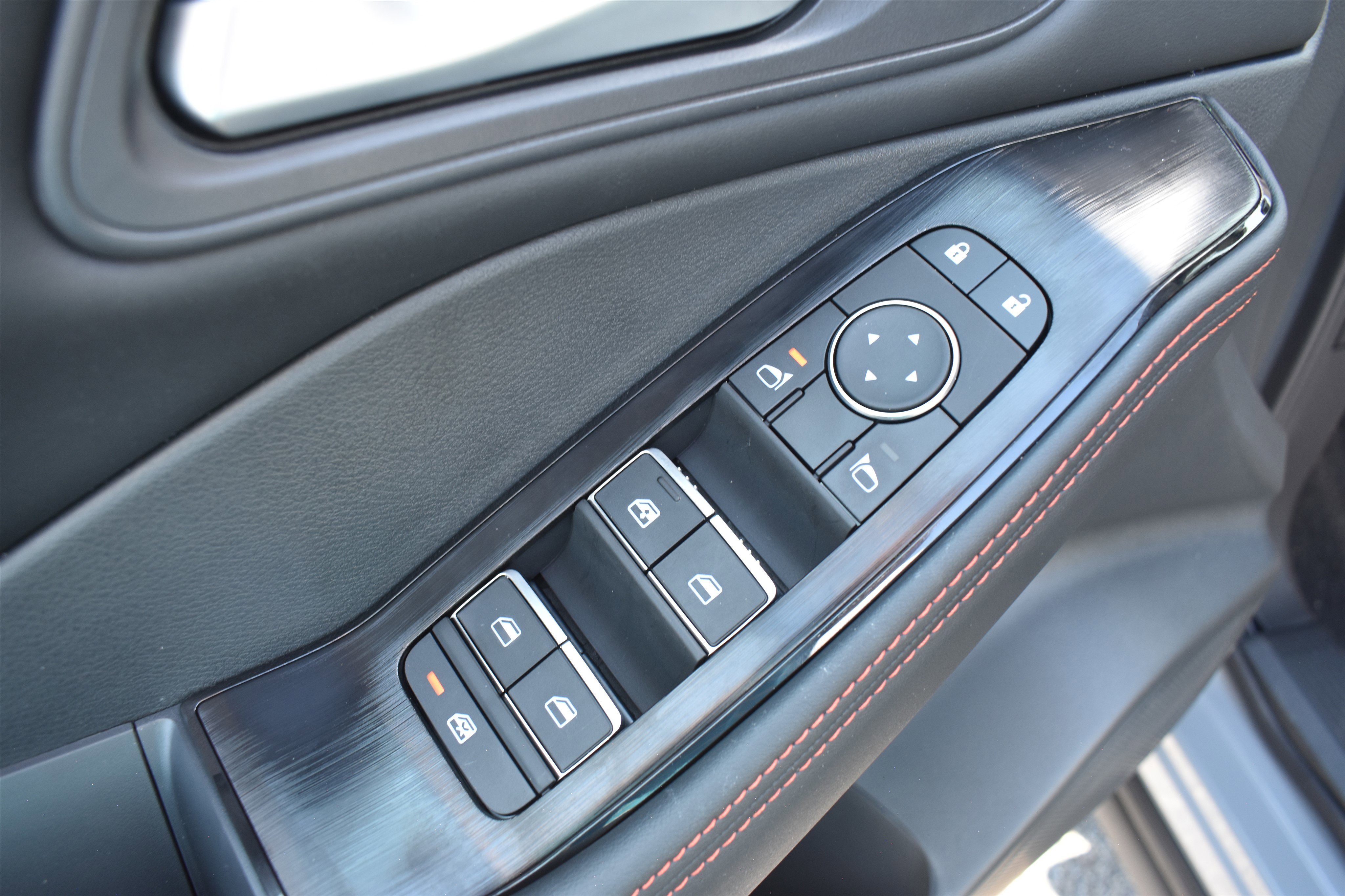 2026 Nissan Rogue SV photo 3