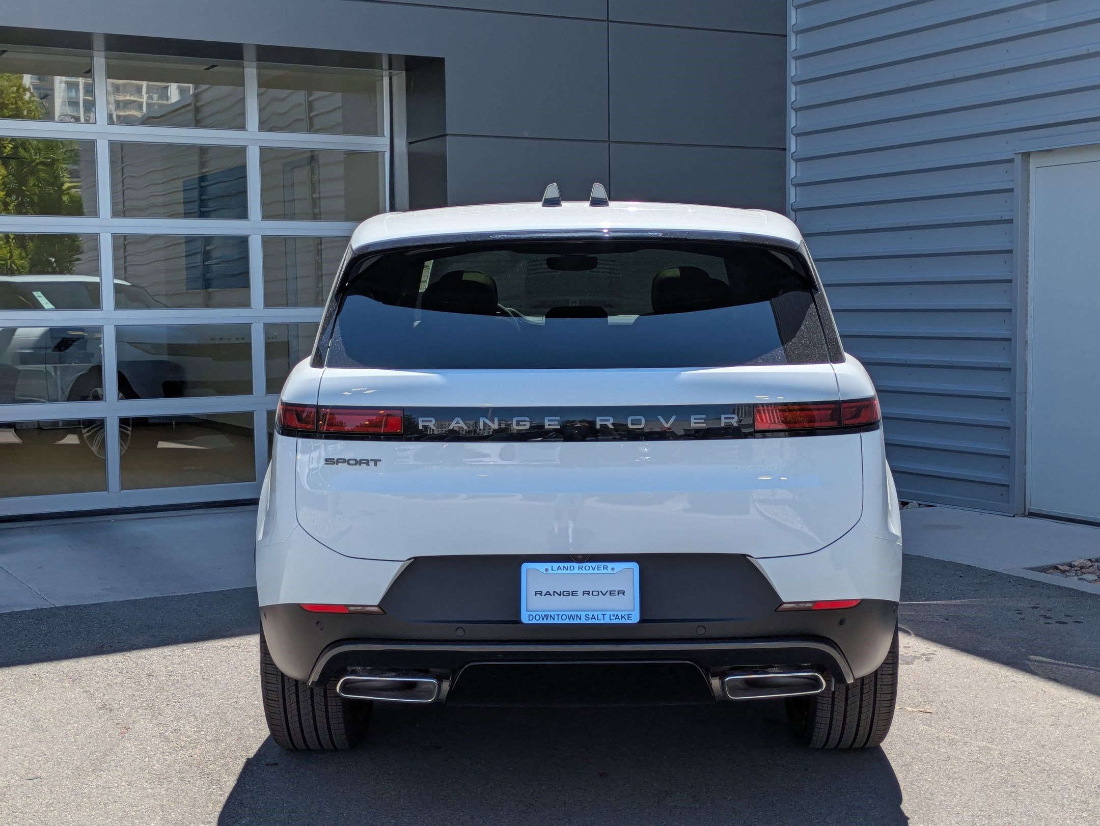 2025 Land Rover Range Rover Sport SE photo 4