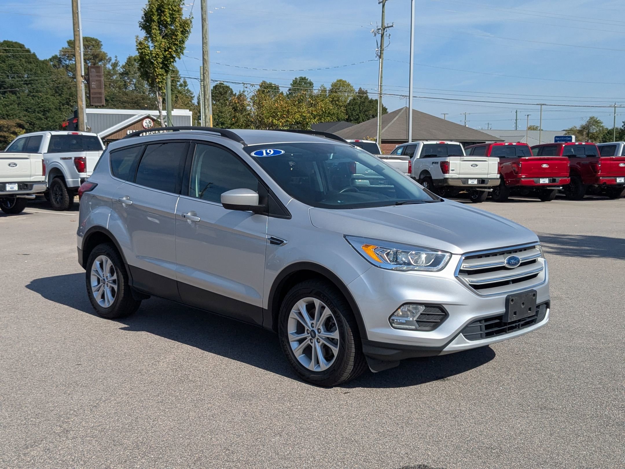 2019 Ford Escape SEL photo 4