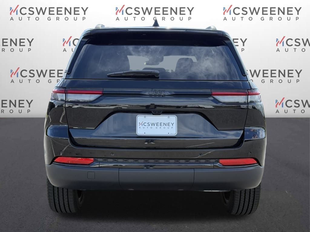2025 Jeep Grand Cherokee Altitude photo 4