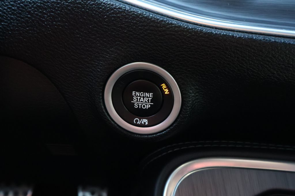 2018 Dodge Challenger R/T photo 23