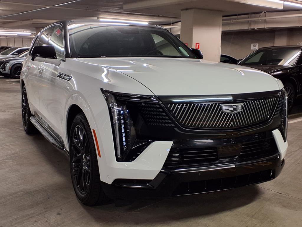 2025 Cadillac Escalade IQ Sport photo 3