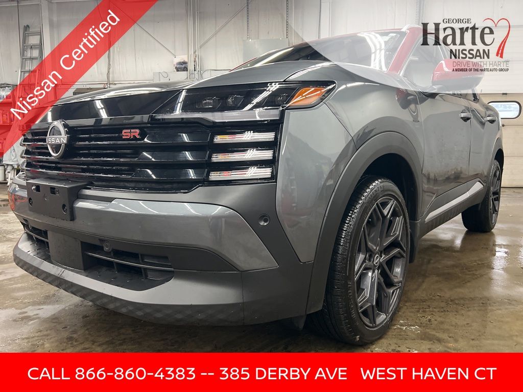 2025 Nissan Kicks SR AWD's photo