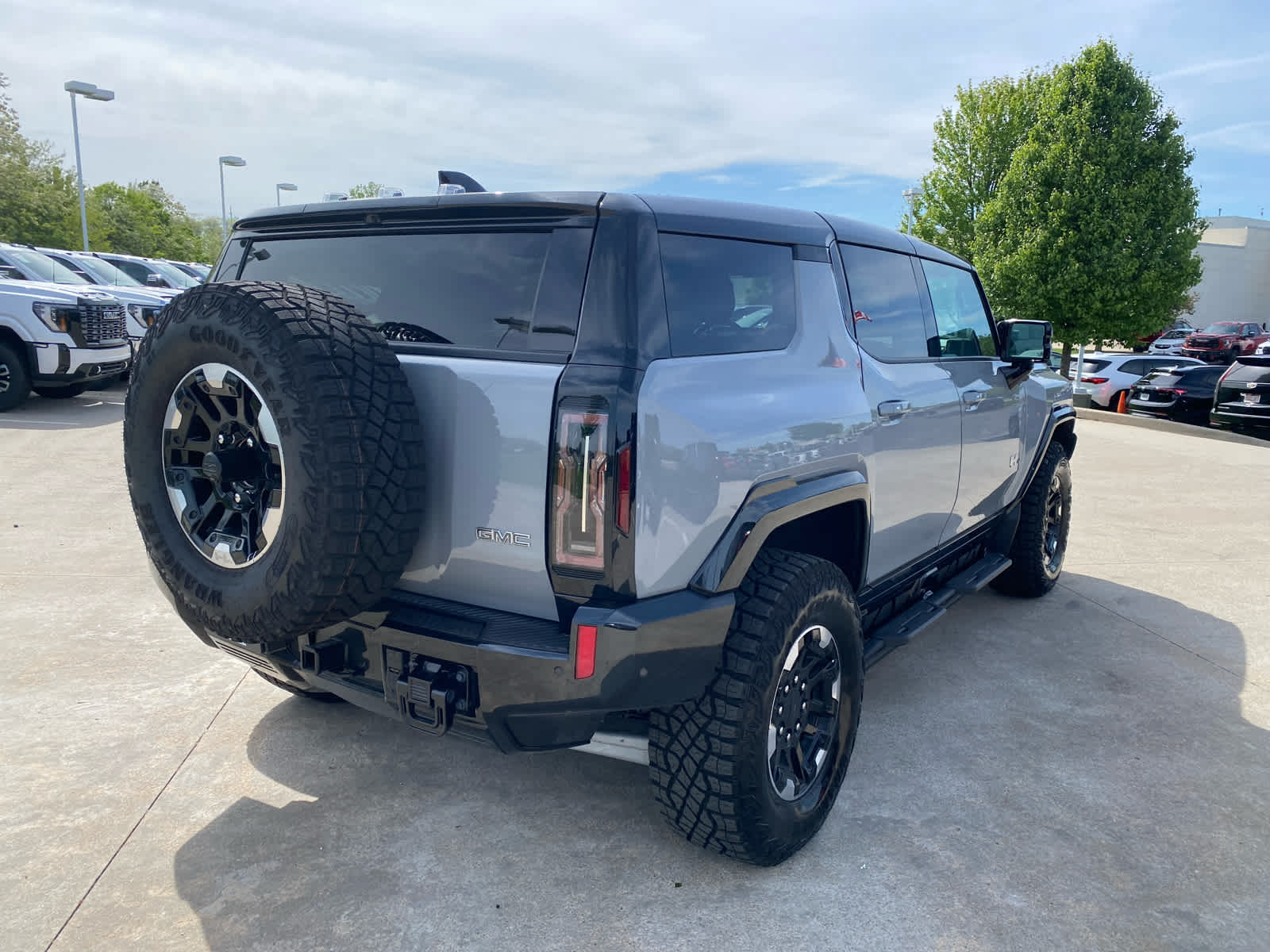 2025 Gmc Hummer EV photo 4