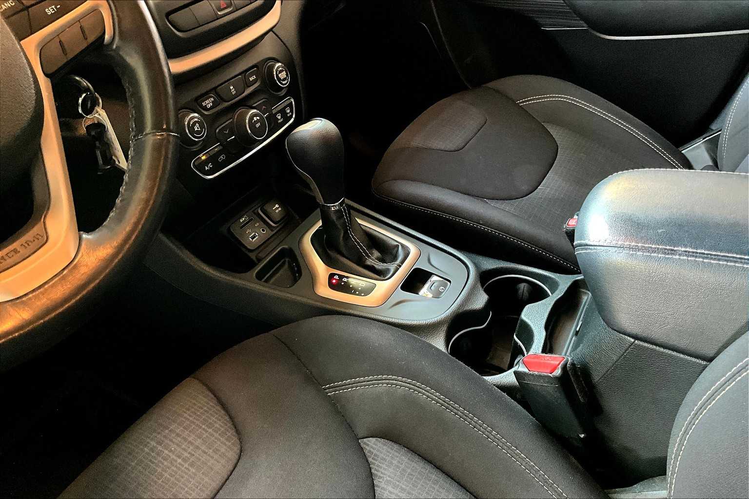 2015 Jeep Cherokee Latitude photo 15