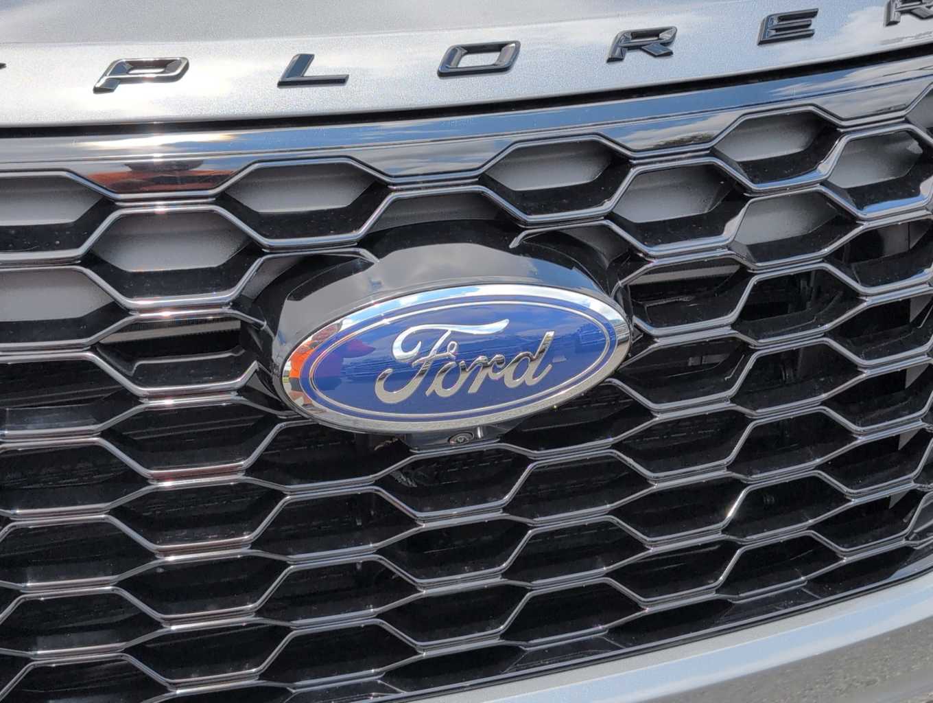 2025 Ford Explorer ST-Line photo 4