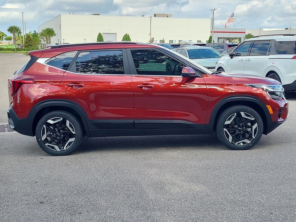 2026 Kia Seltos SX photo 4