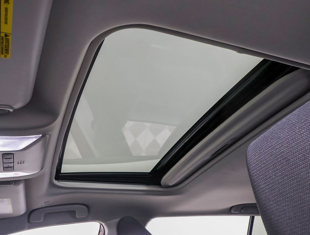 2024 Toyota RAV4 XLE photo 13
