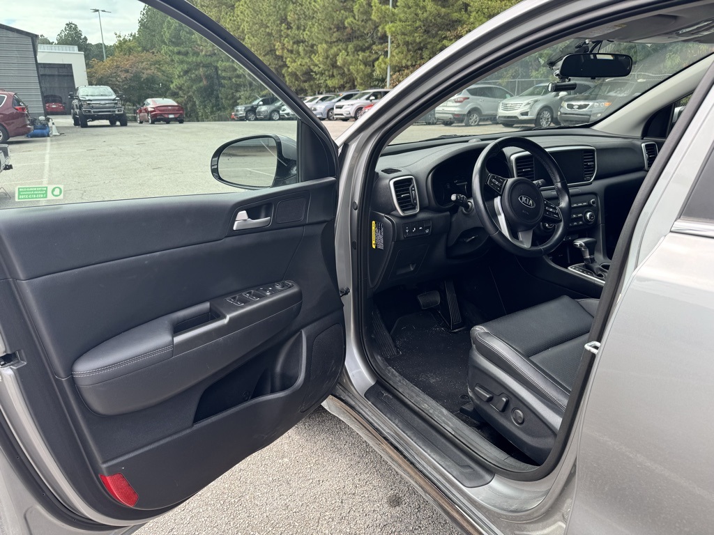 2022 Kia Sportage EX photo 2