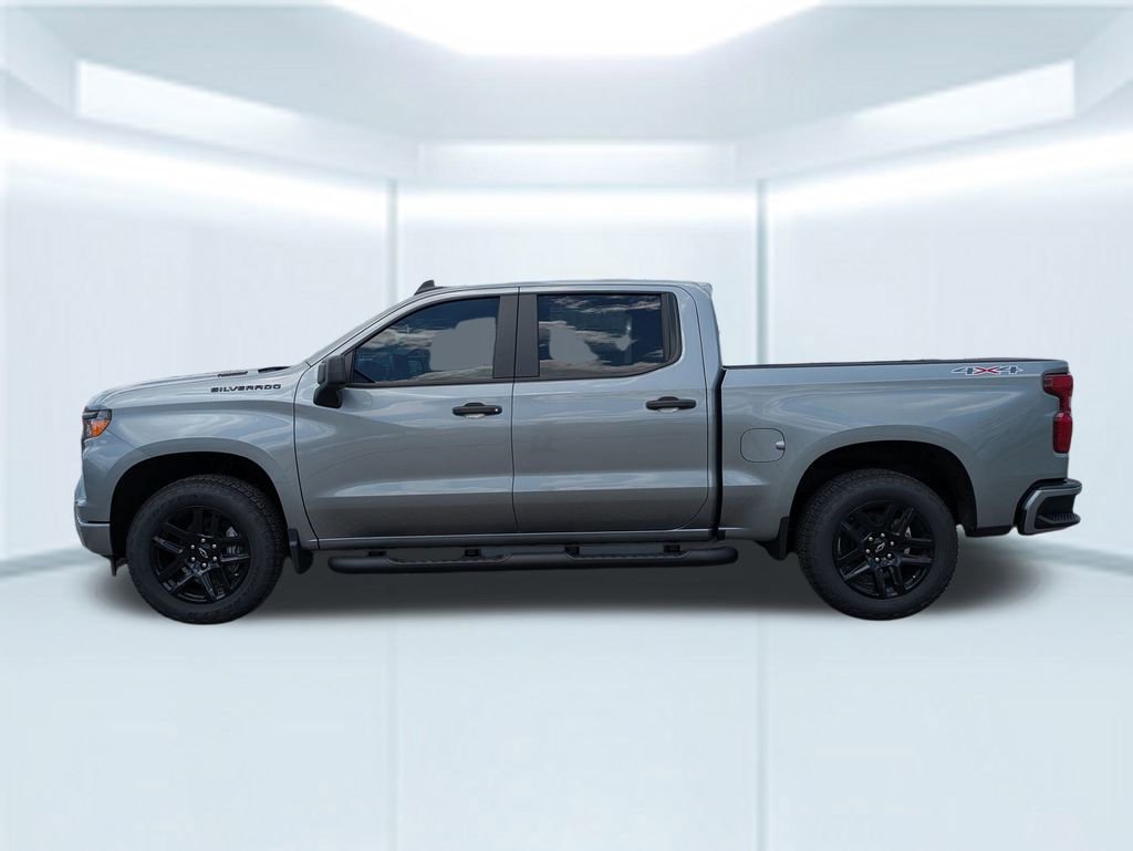 2026 Chevrolet Silverado 1500 Custom photo 2