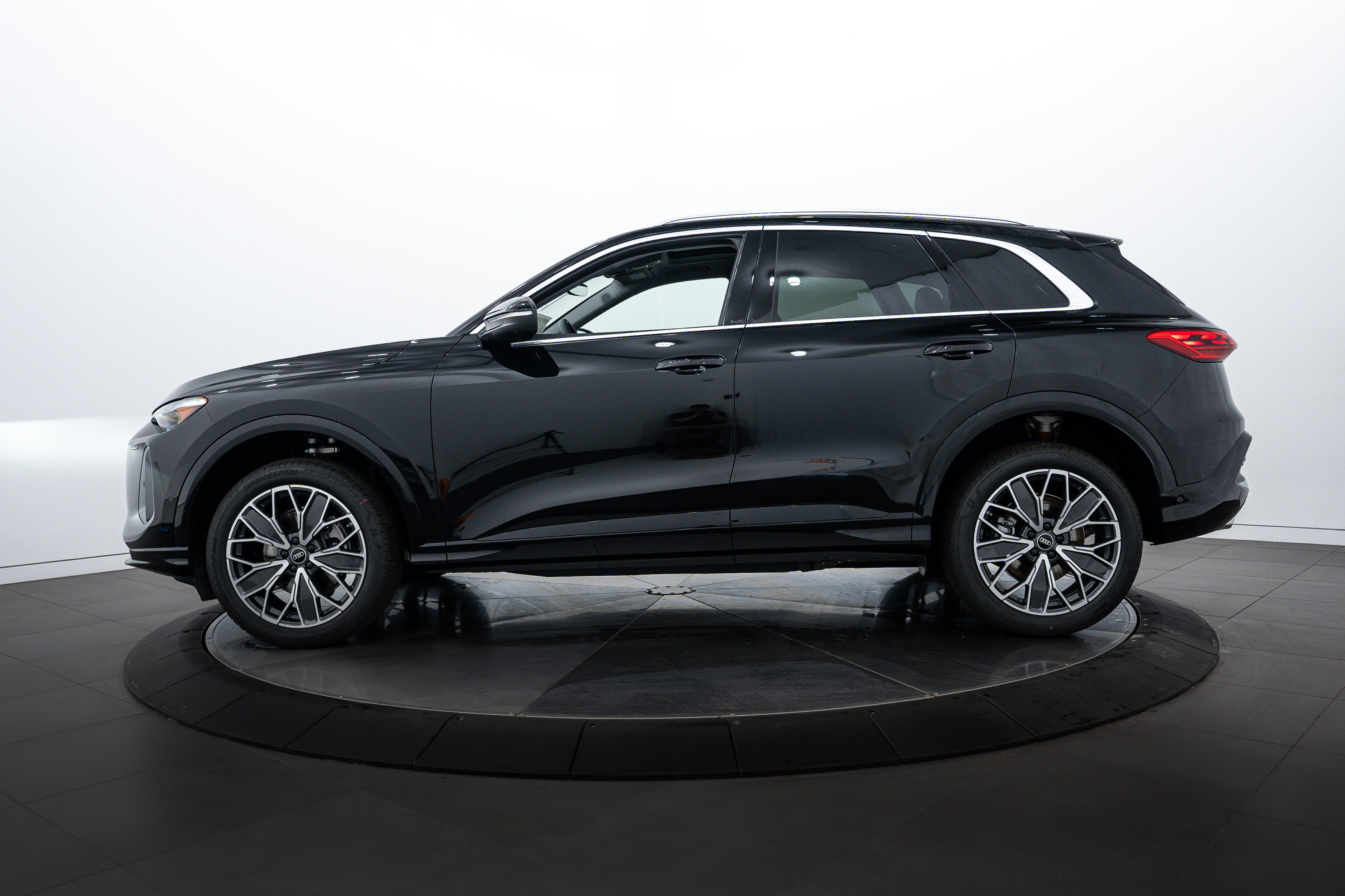 2025 Audi Q5 Premium Plus photo 7