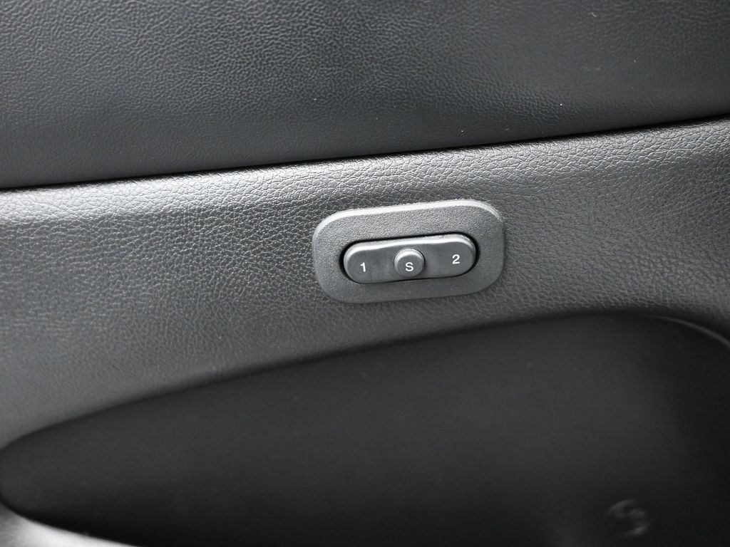 2022 Jeep Cherokee Limited photo 13
