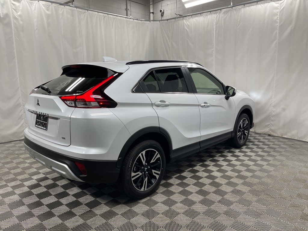 2025 Mitsubishi Eclipse Cross SE photo 2