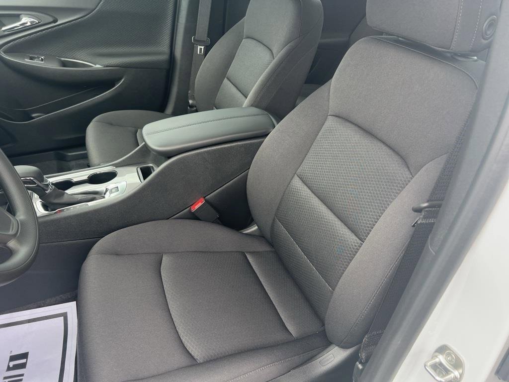 2024 Chevrolet Malibu 1LT photo 7