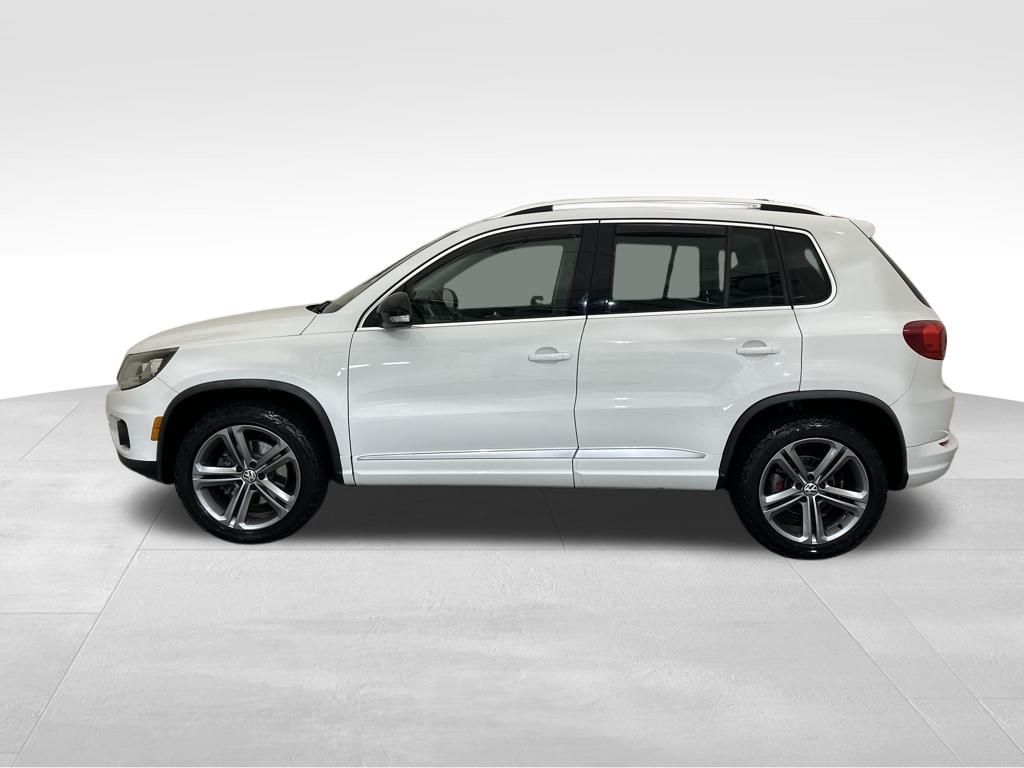2017 Volkswagen Tiguan Sport photo 2