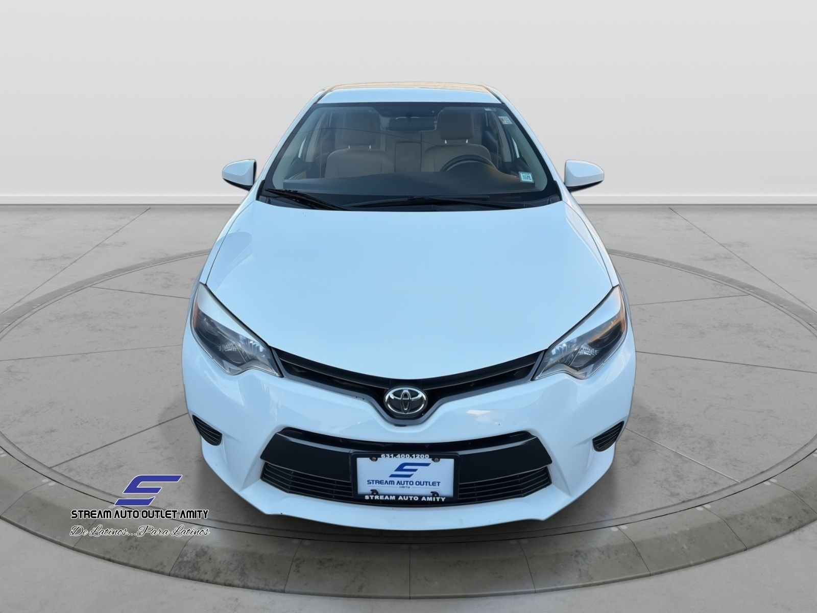 2016 Toyota Corolla LE photo 2
