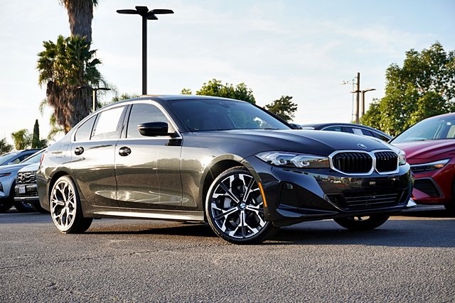 2025 BMW 3 Series 330i xDrive Sedan's photo