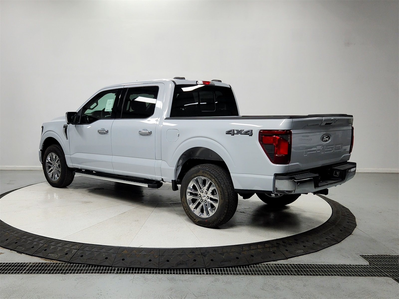 2025 Ford F-150 XLT photo 3