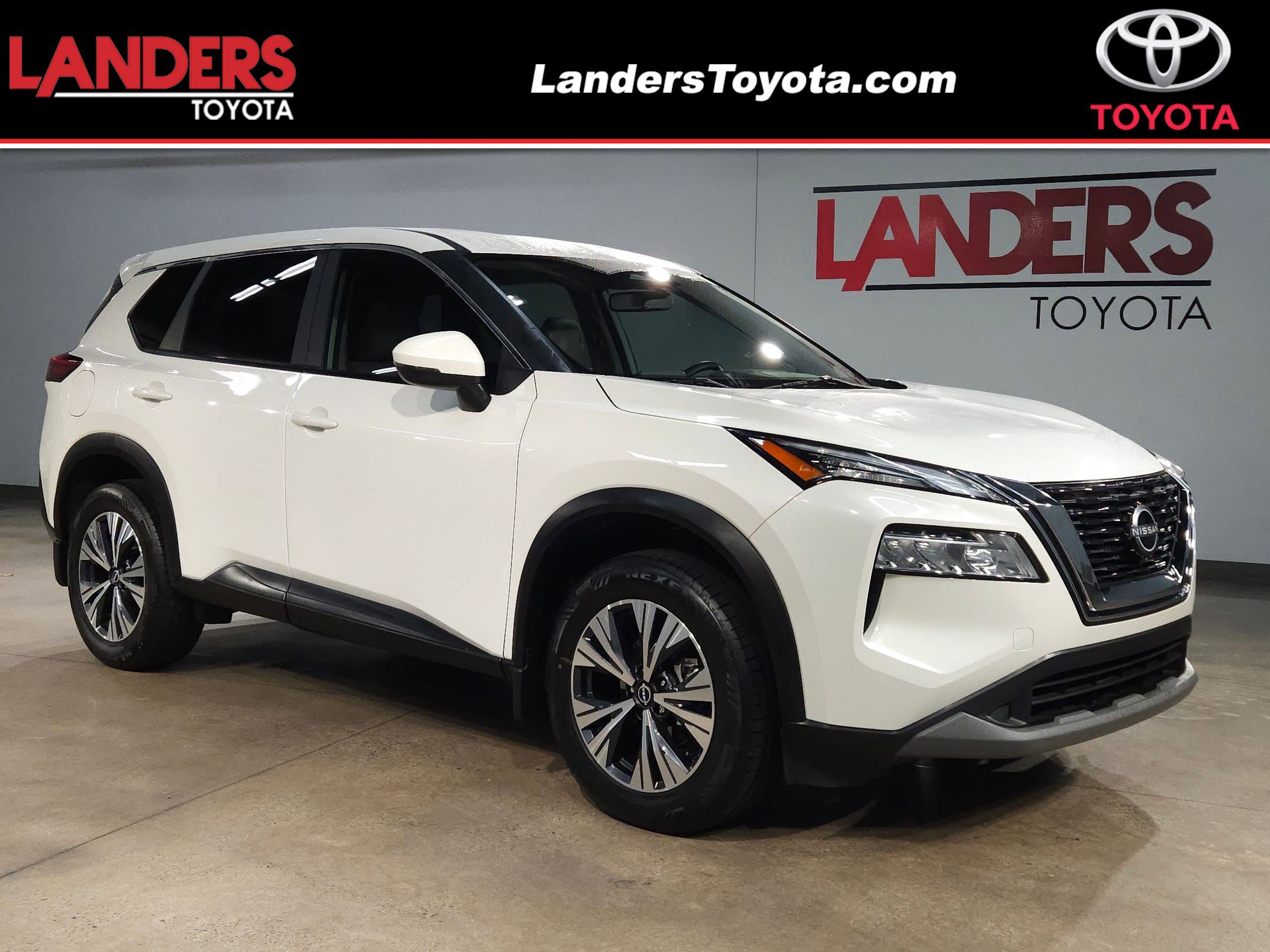 2023 Nissan Rogue SV's photo