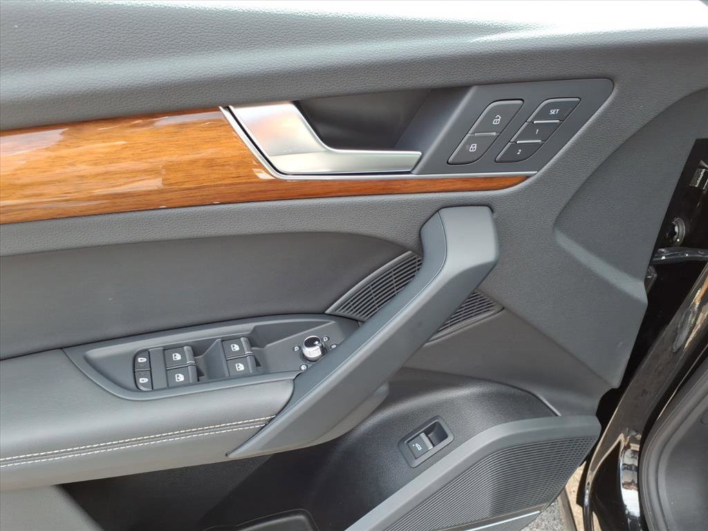 2023 Audi Q5 S line Premium Plus photo 14