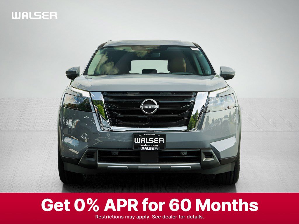 2025 Nissan Pathfinder Platinum photo 2