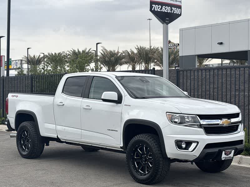 2019 Chevrolet Colorado LT photo 2