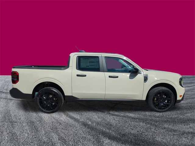 2025 Ford Maverick XLT photo 2