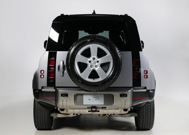 2024 Land Rover Defender 110 X-Dynamic SE photo 7