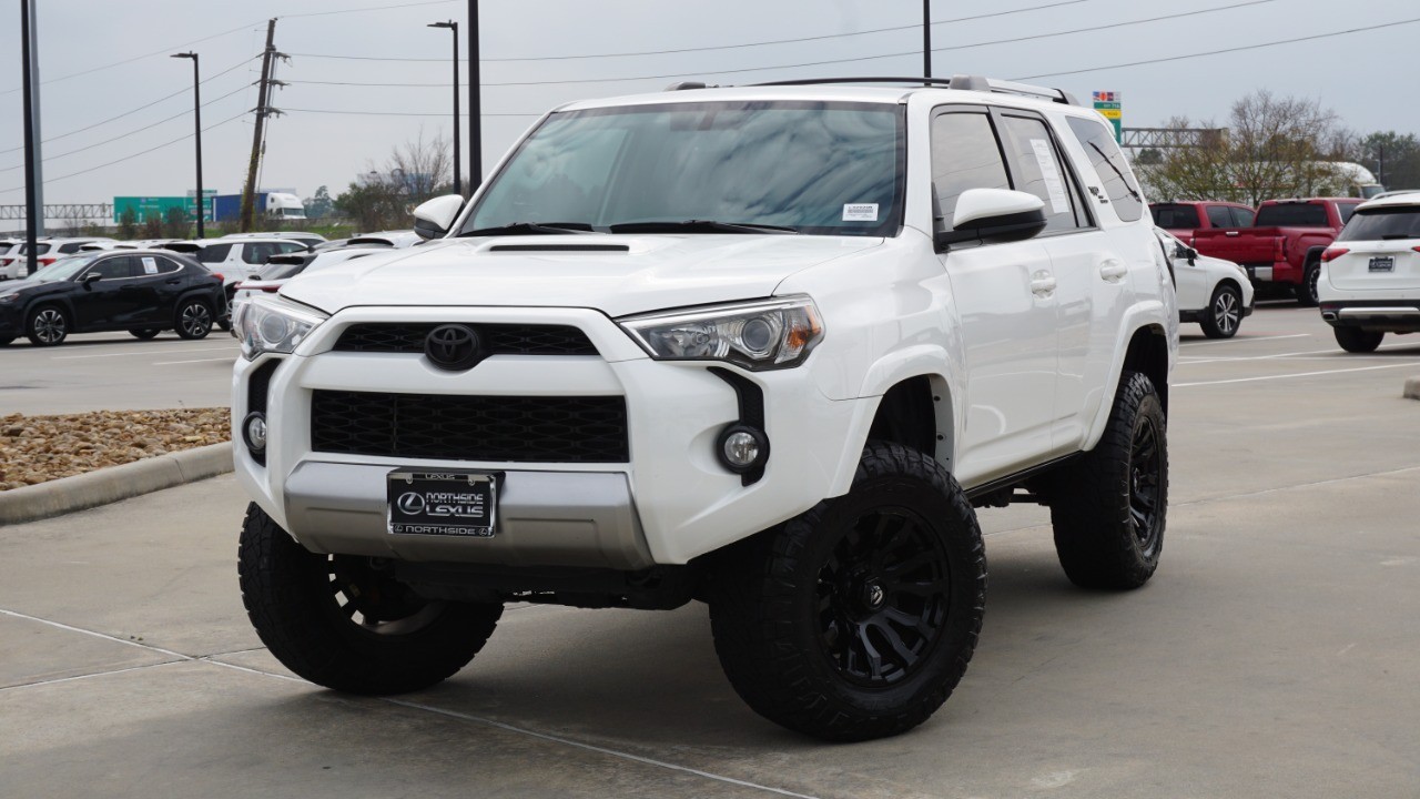 2018 Toyota 4Runner Off-Road's photo