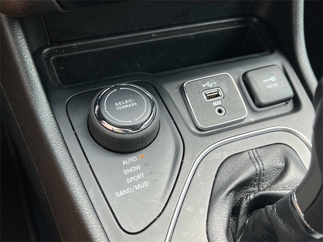 2021 Jeep Cherokee Latitude Lux photo 19