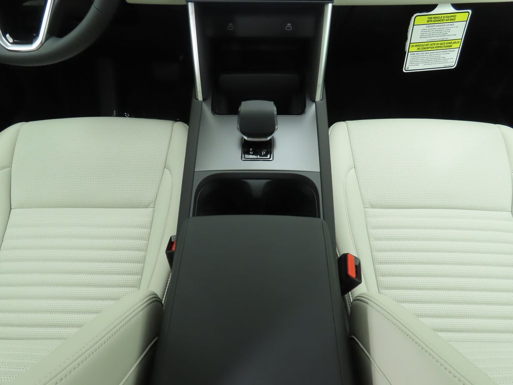 2025 Land Rover Discovery Sport S photo 15