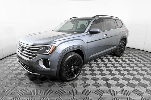 2025 Volkswagen Atlas SE Technology photo 3
