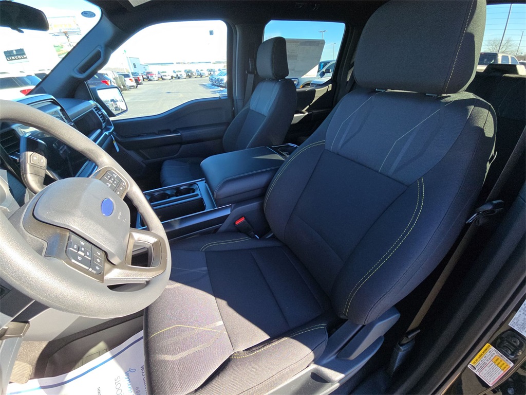 2025 Ford F-150 STX photo 17