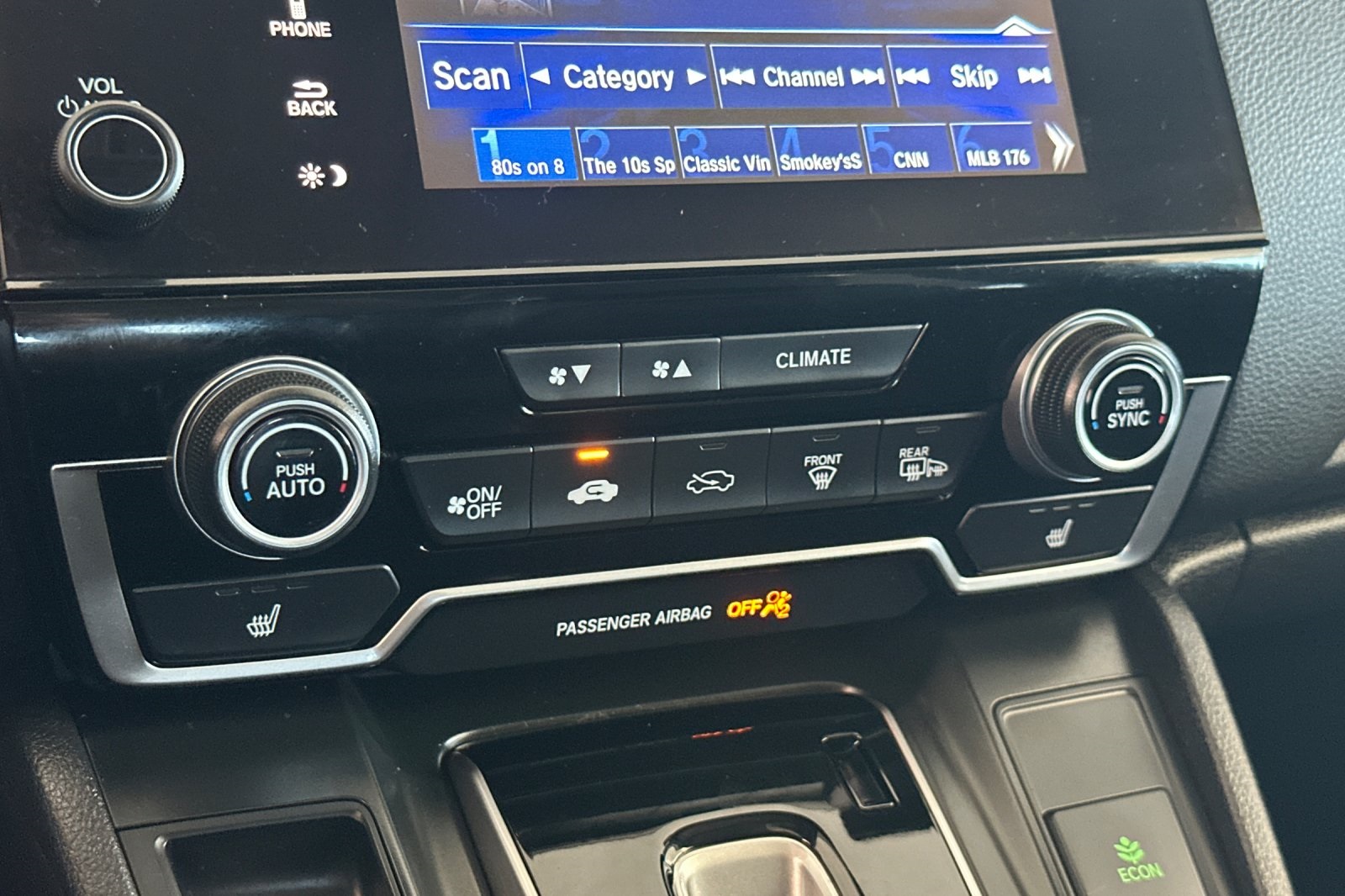 2018 Honda CR-V Touring photo 16