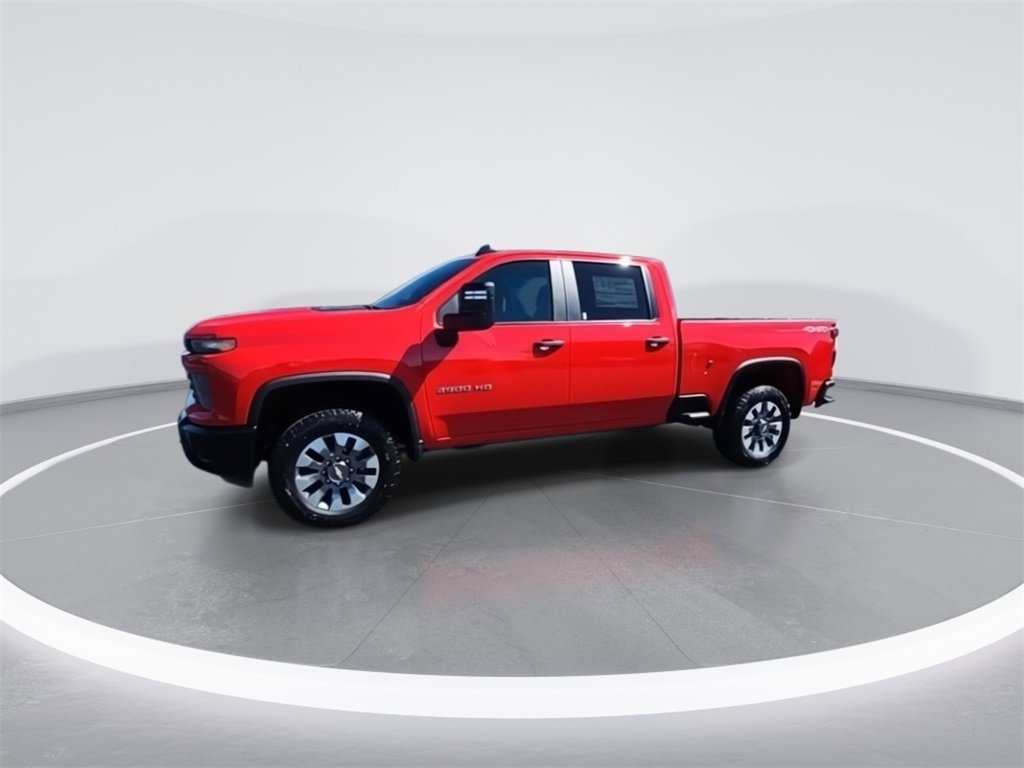 2025 Chevrolet Silverado 2500HD Custom photo 4