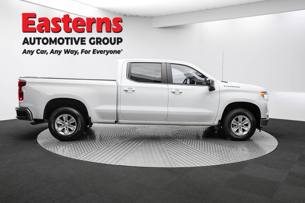 2023 Chevrolet Silverado 1500 LT photo 4