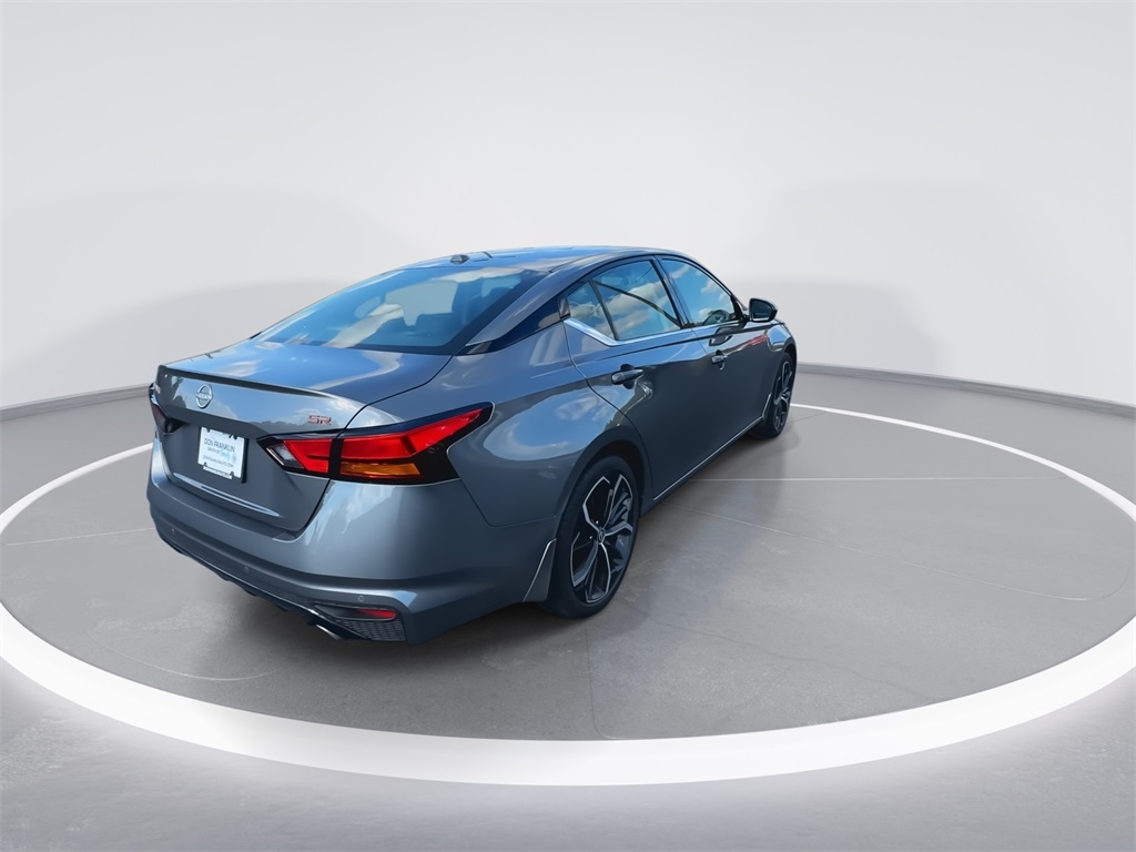2024 Nissan Altima 2.5 SR photo 8