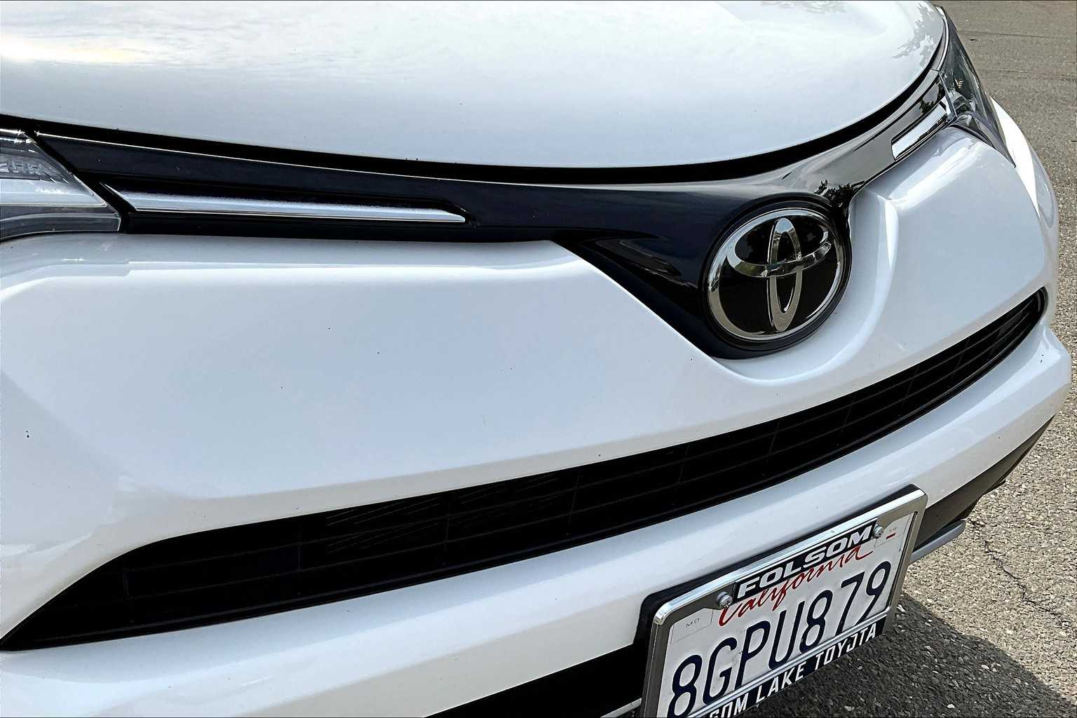 2018 Toyota RAV4 XLE photo 28