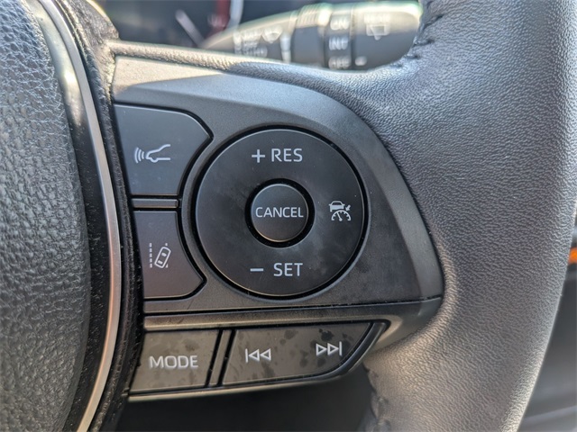 2023 Toyota RAV4 XLE Premium photo 13