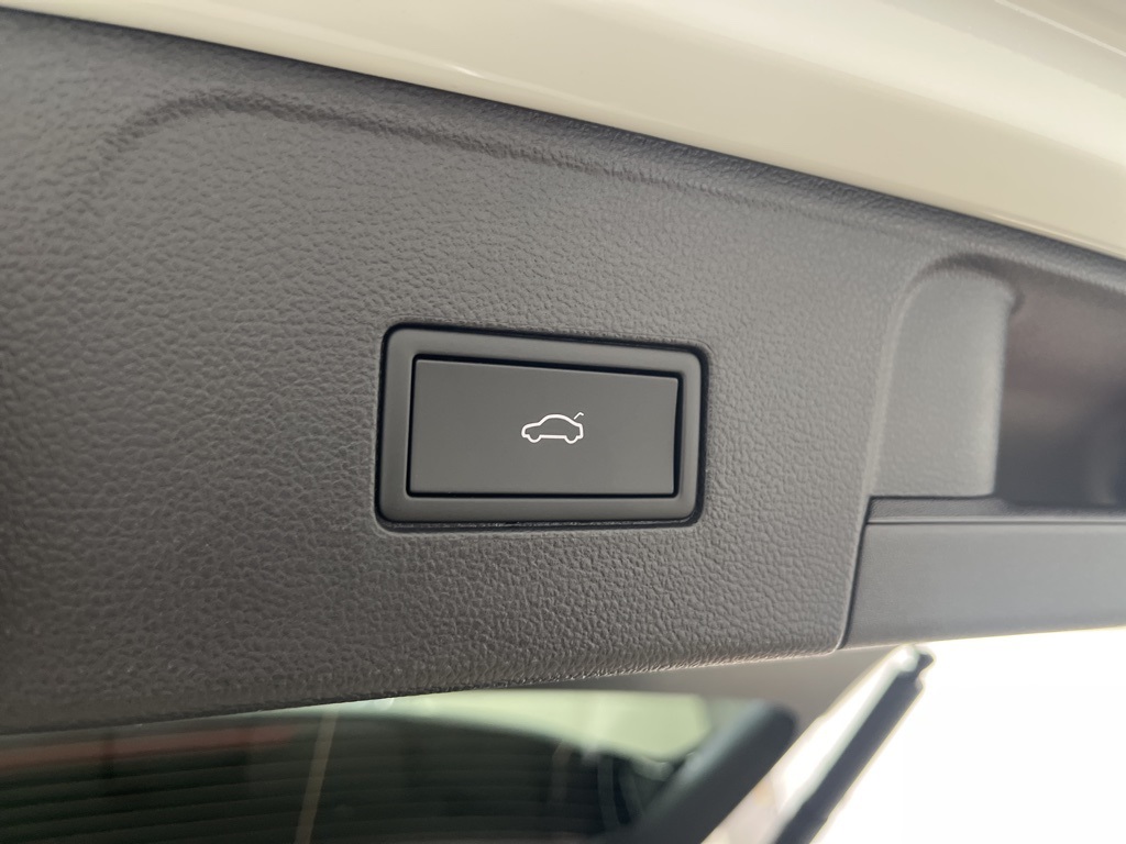 2025 Volkswagen Atlas SE Technology photo 29