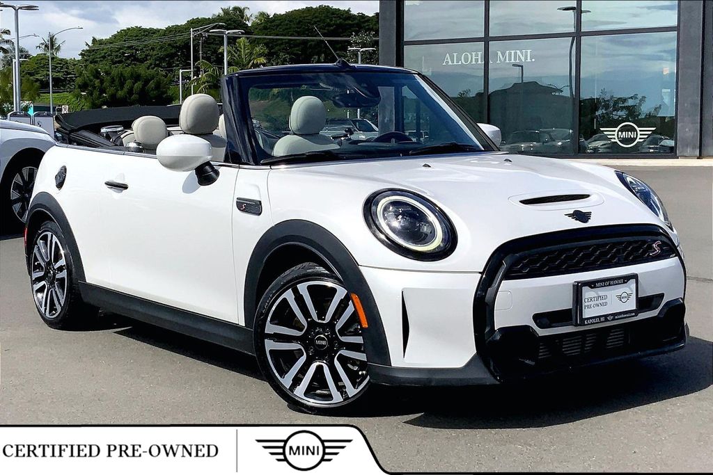 2023 MINI Convertible S's photo