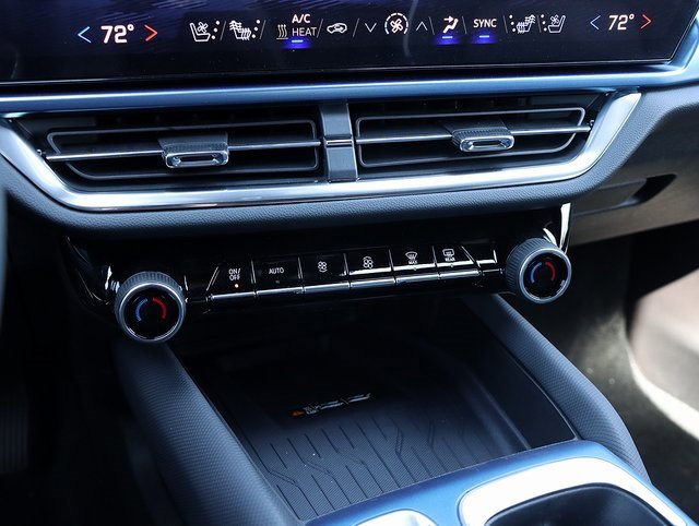 2025 Chevrolet Equinox EV 1LT photo 25
